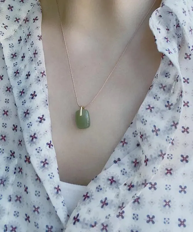 Chic Green Sterling Silver Inlaid Jade Pendant Necklace LY8528